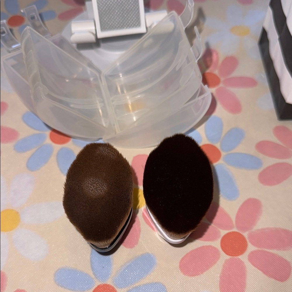 Set of 2 Foundation Make-up Brushes